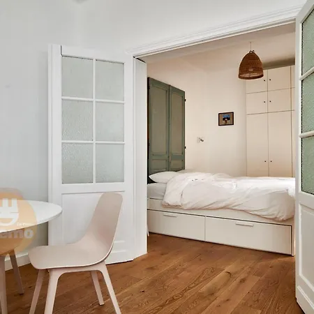 Apartment La *